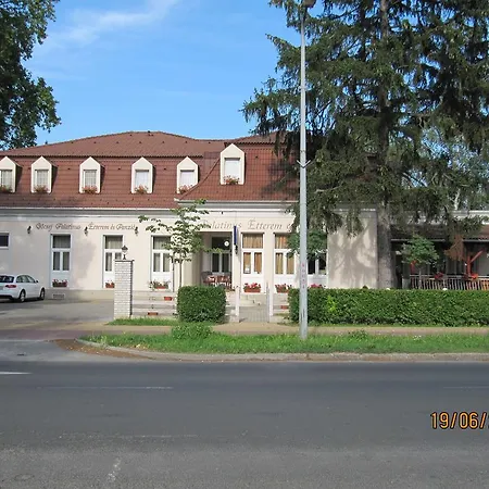 Aparthotel Goecsej Palatinus Etterem Es Panzio Zalaegerszeg